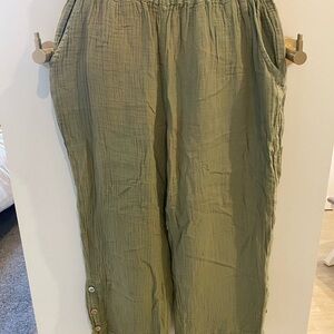 Olive Green Women's Cropped Pants